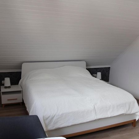 Privatzimmer Mit Eigenem Bad Und Kueche ブルクヴェーデル エクステリア 写真