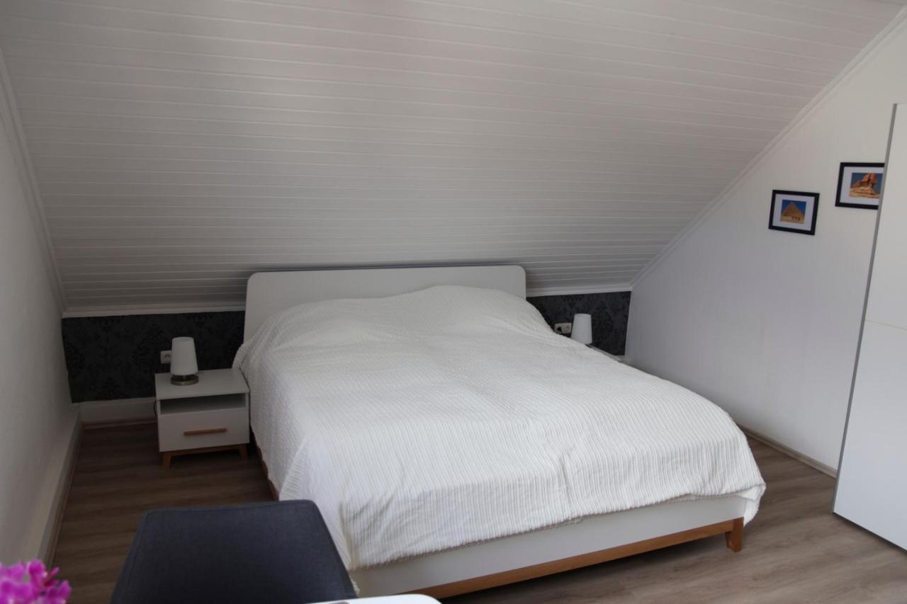 Privatzimmer Mit Eigenem Bad Und Kueche ブルクヴェーデル エクステリア 写真