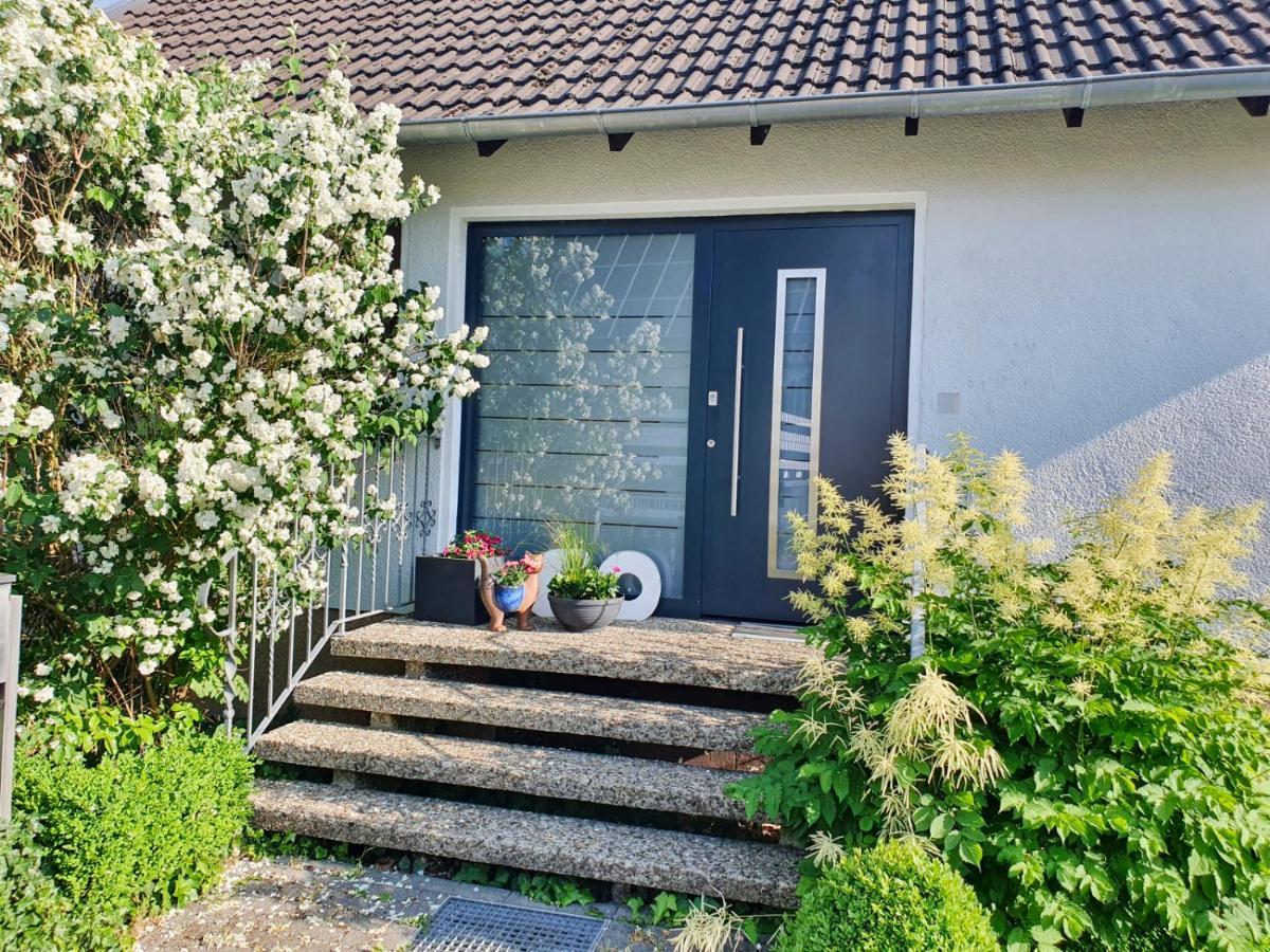 Privatzimmer Mit Eigenem Bad Und Kueche ブルクヴェーデル エクステリア 写真